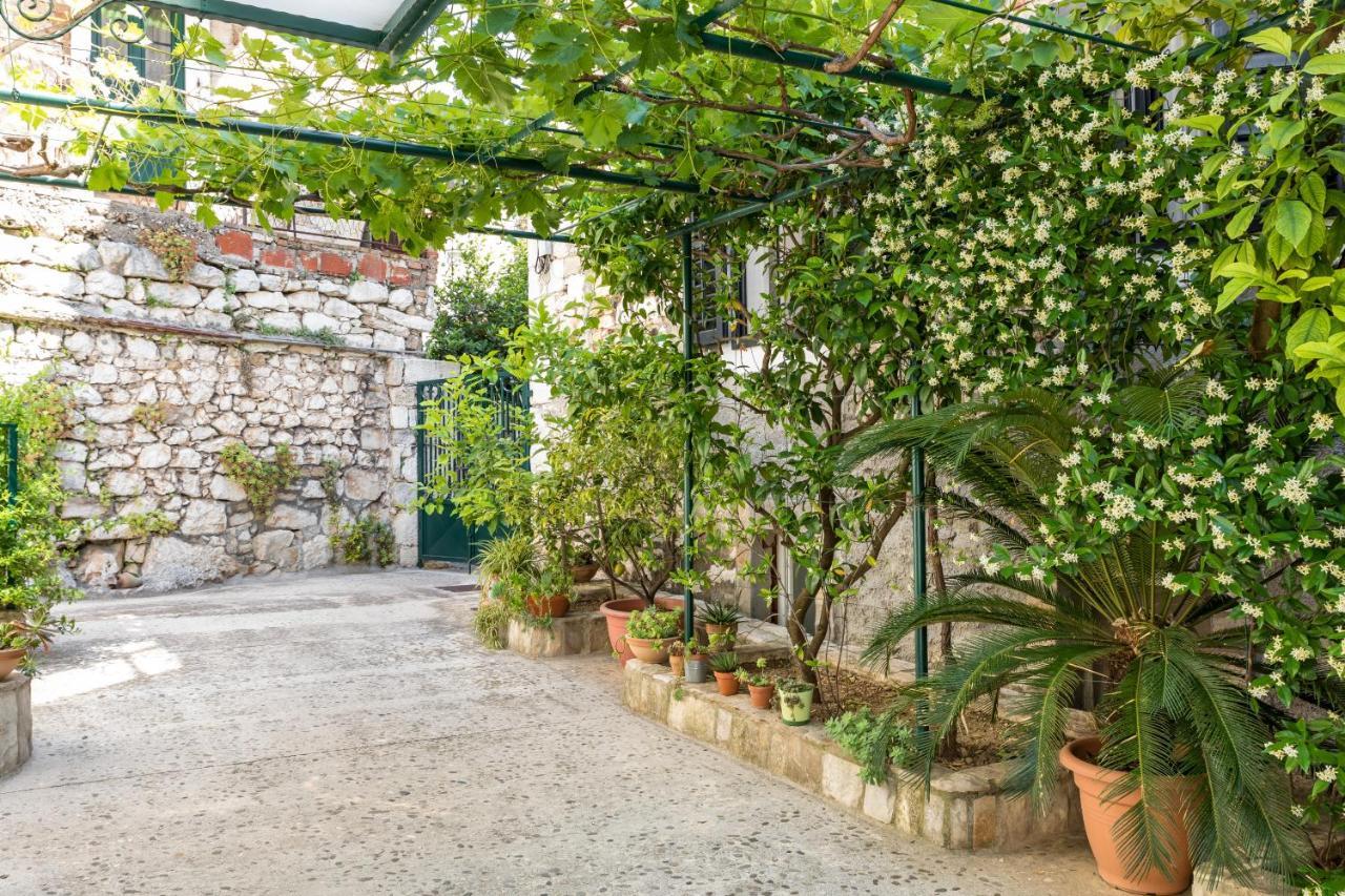 Luxury Apartment Silvana With Beautiful Garden Spalato Esterno foto